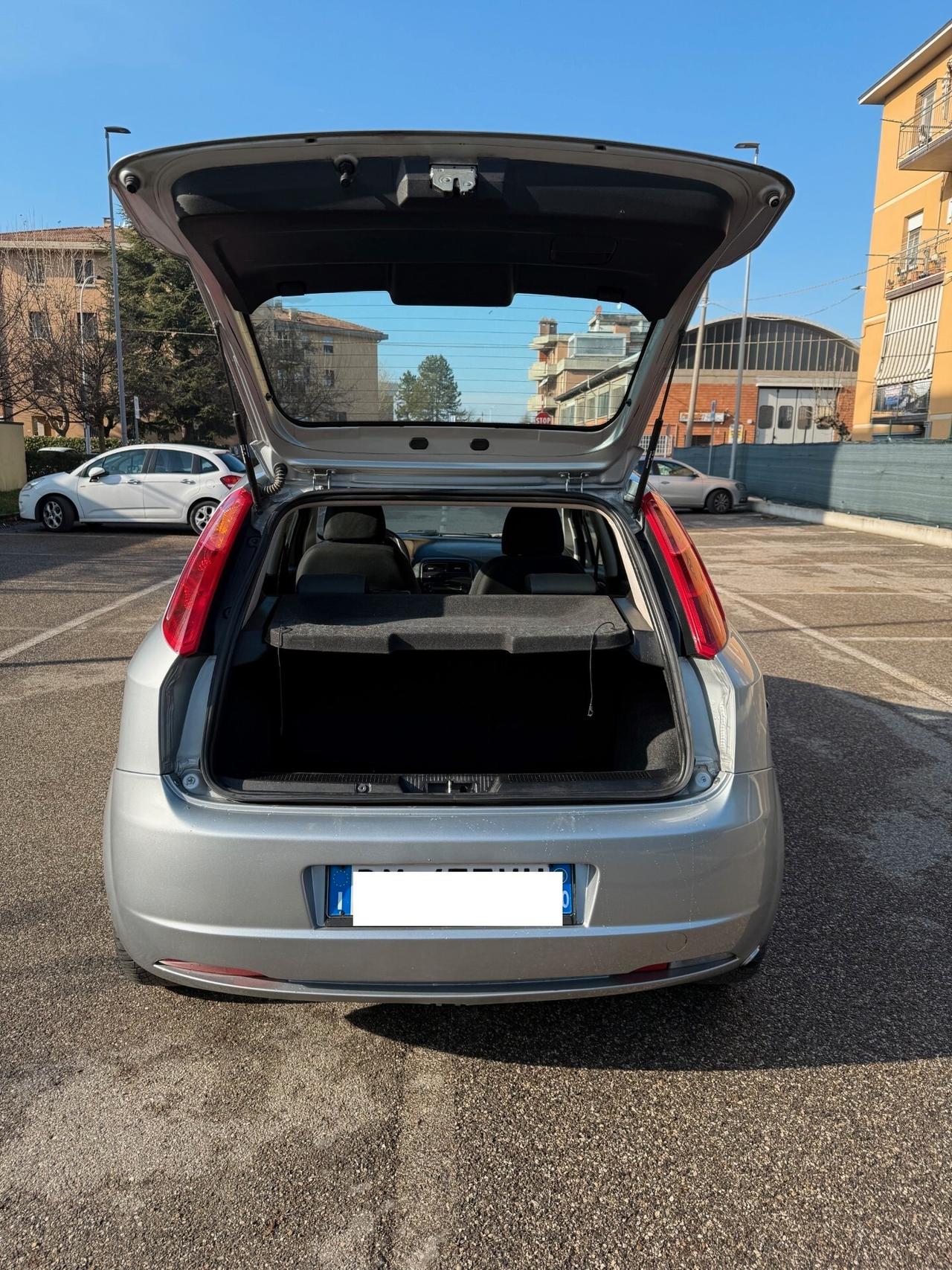 Fiat Grande Punto 1.2 GPL - NEOPATENTATI - 12 MESI DI GARANZIA -