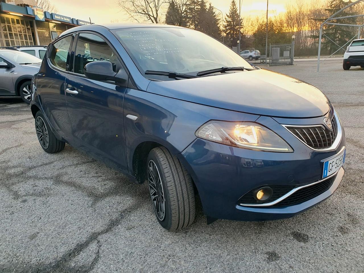 Lancia Ypsilon 1.0 FireFly 5 porte S&S Hybrid Ecochic Gold