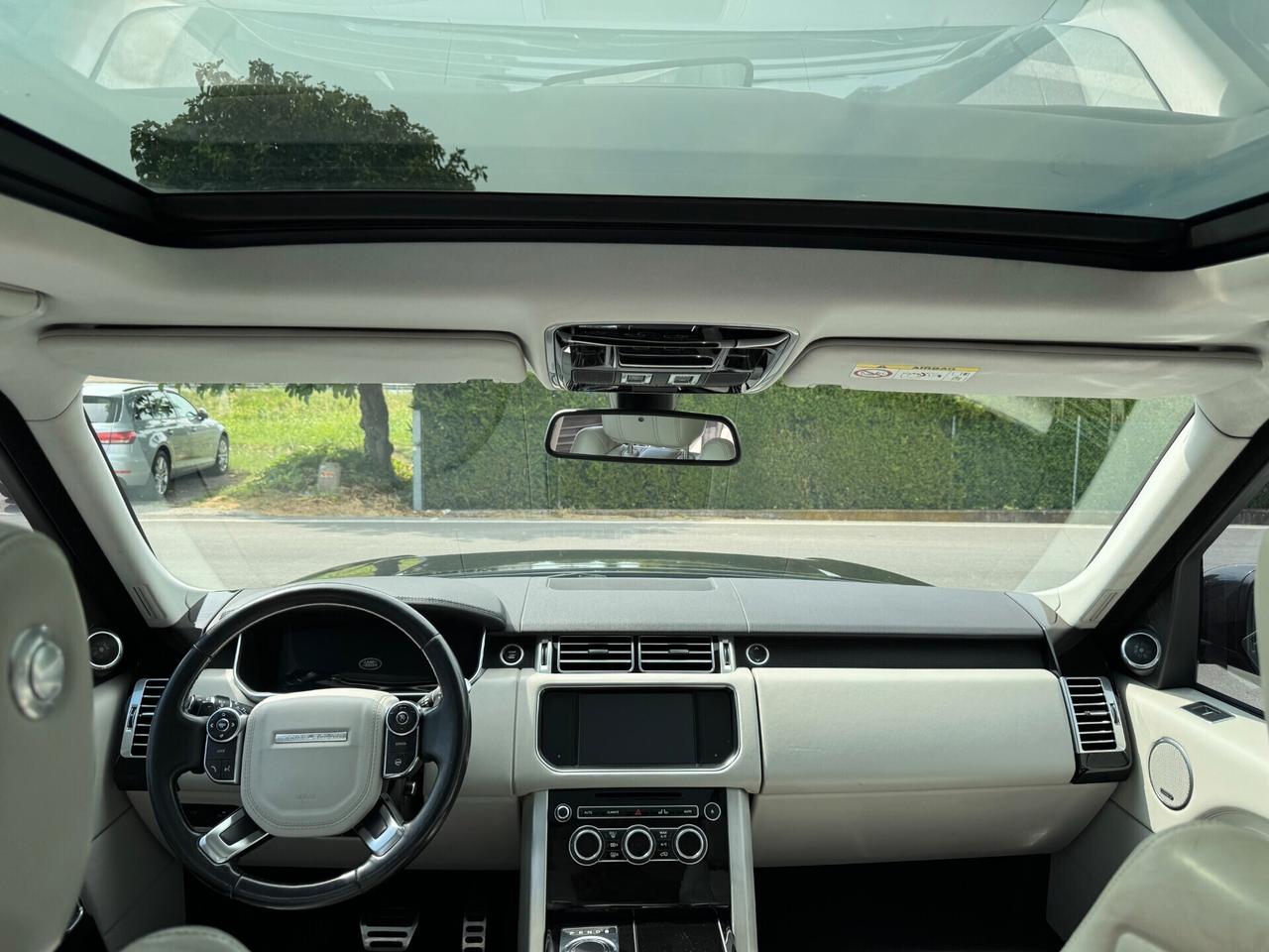 Land Rover Range 4.4 SDV8 Vogue LWB