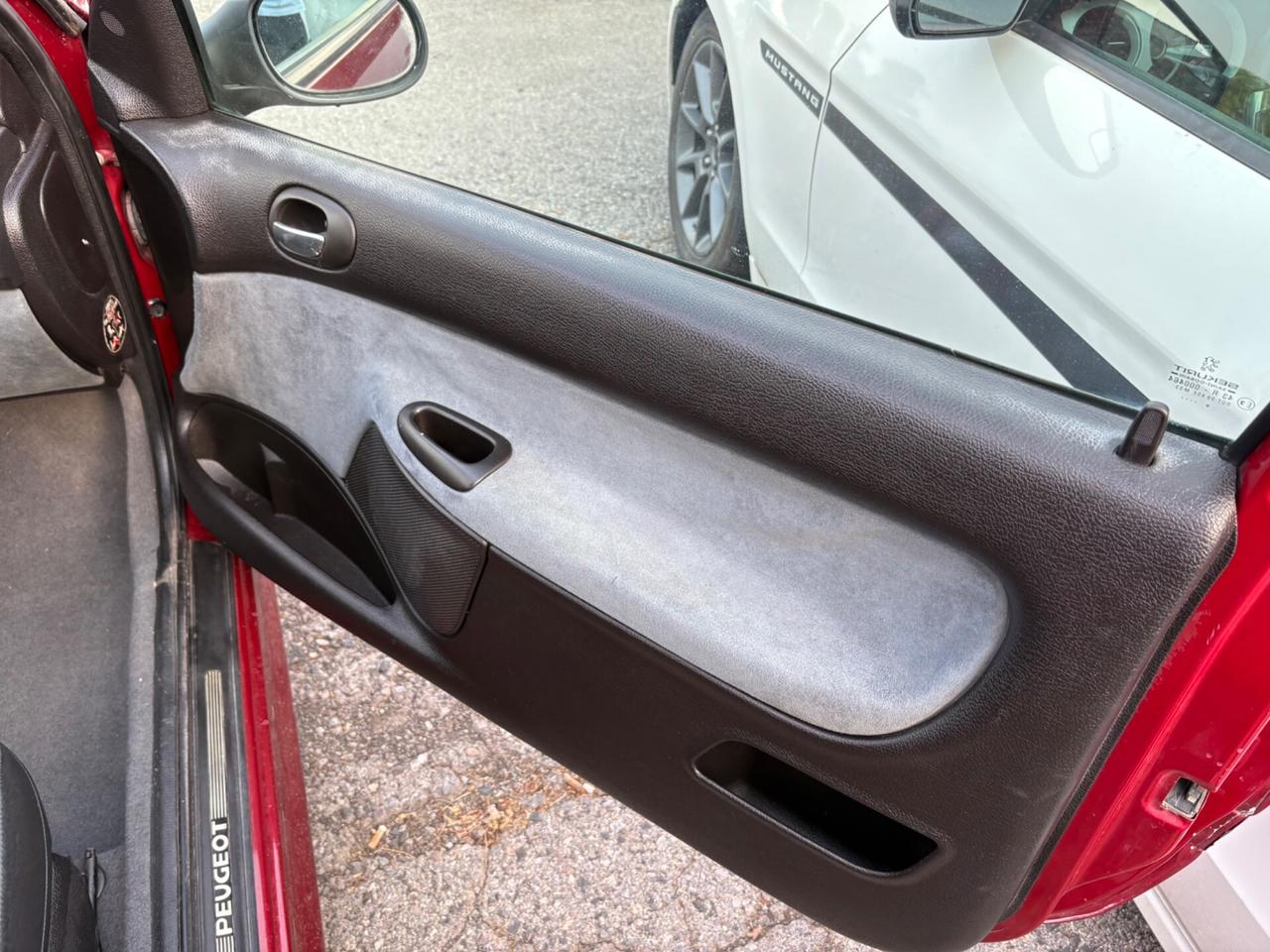 Peugeot 206 2.0 16V 3p. GTI