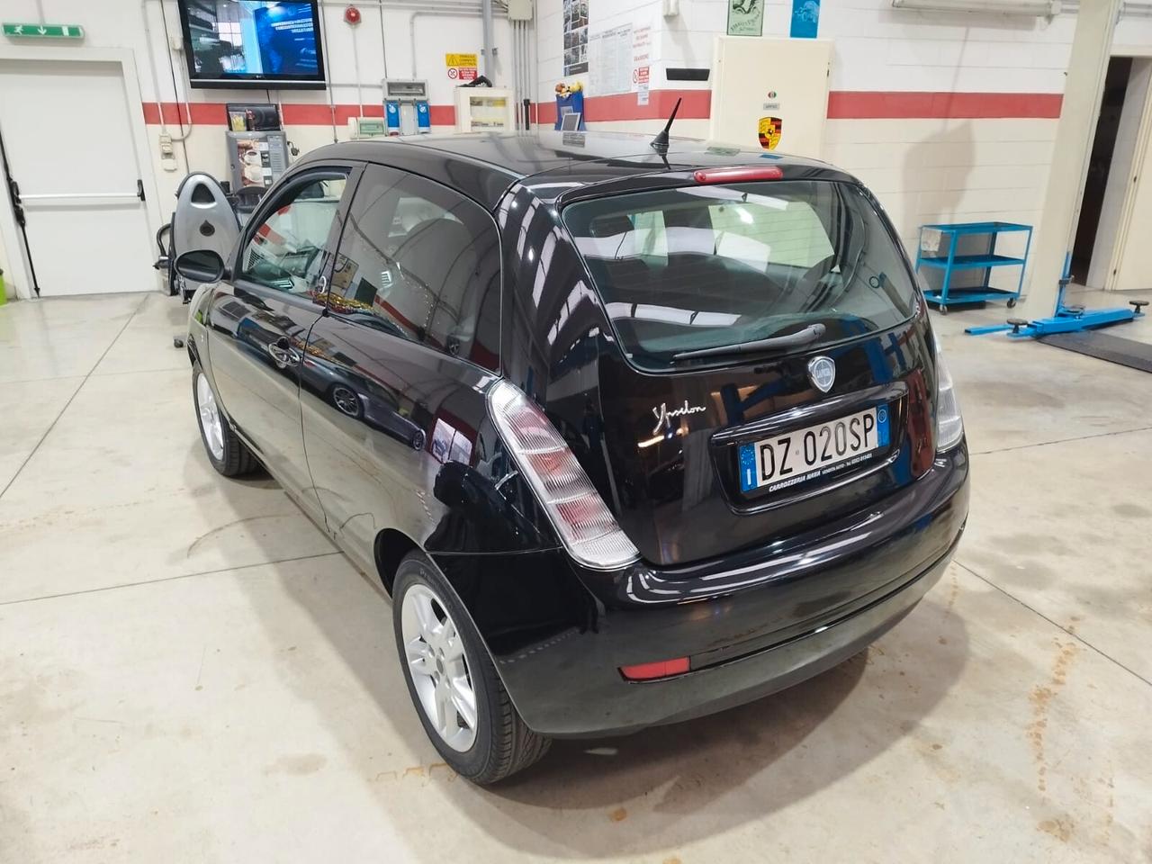 Lancia Ypsilon 1.4 Platino Ecochic GPL