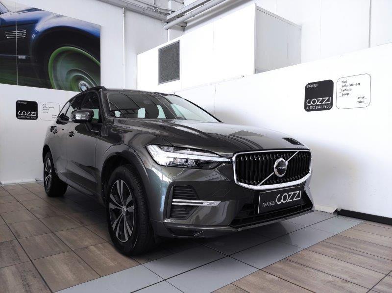 VOLVO XC60 (2017-->) - XC60 B4 Geartronic Momentum