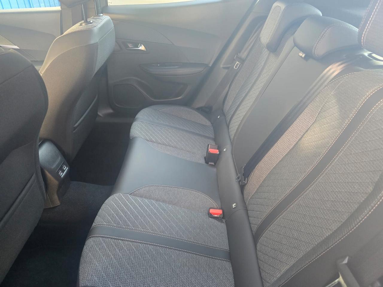 Peugeot 2008 Hybrid 145 e-DCS6 Allure rate da 99,00