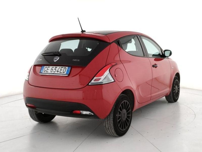 Lancia Ypsilon 1.0 firefly hybrid Silver s&s 70cv