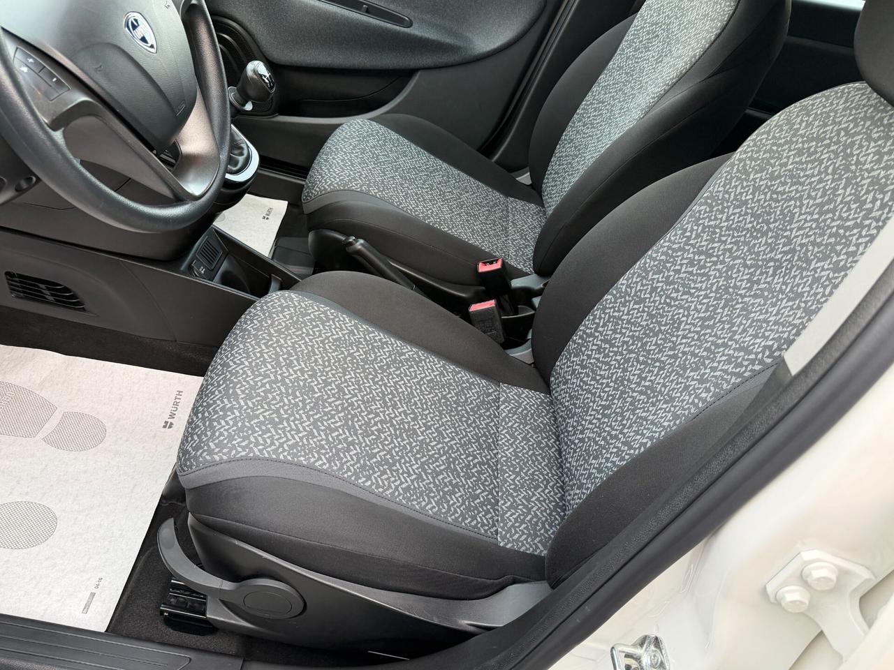 Lancia Ypsilon 1.2 69 cv. ELEFANTINO BLU