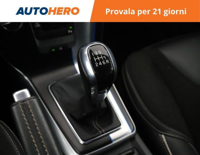 VOLVO V40 T3 R-design Kinetic