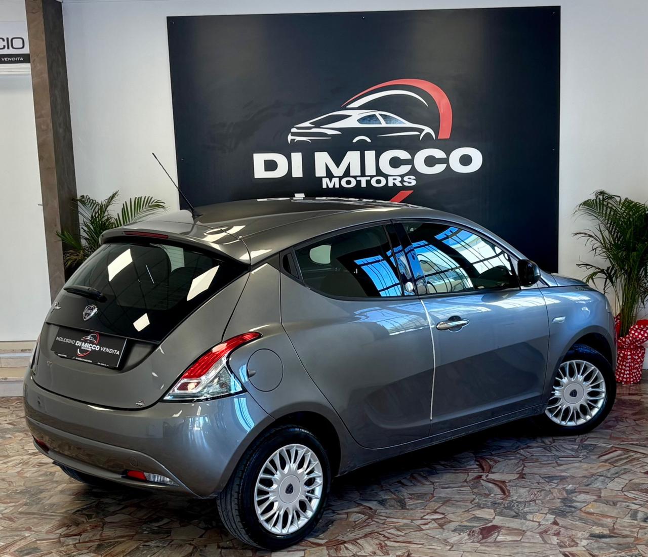 Lancia Ypsilon 1.2 69 CV 5 porte GPL Ecochic Gold