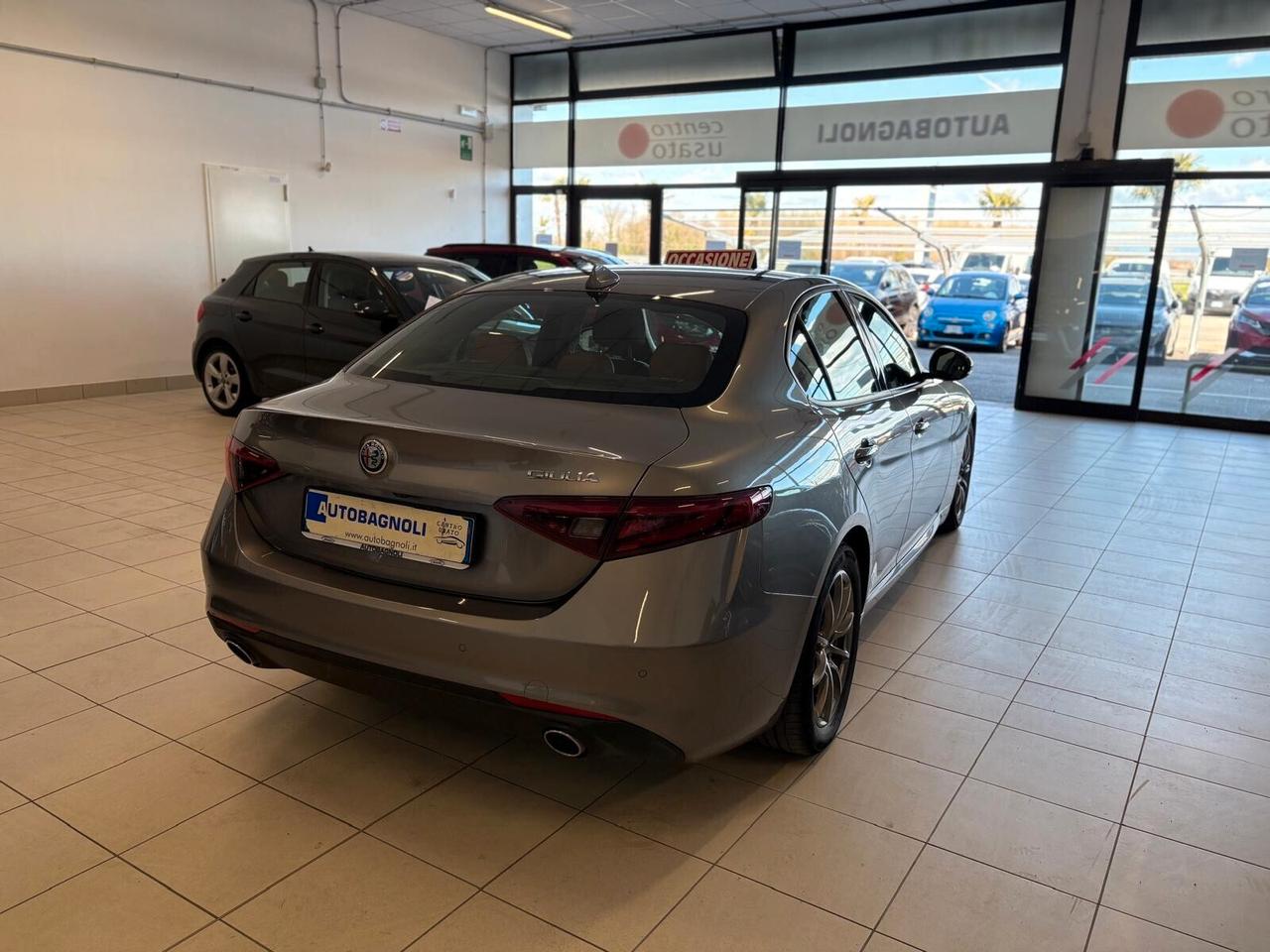 Alfa Romeo Giulia SUPER 2.2 Turbodiesel 180 CV 6mt UNICO PR.