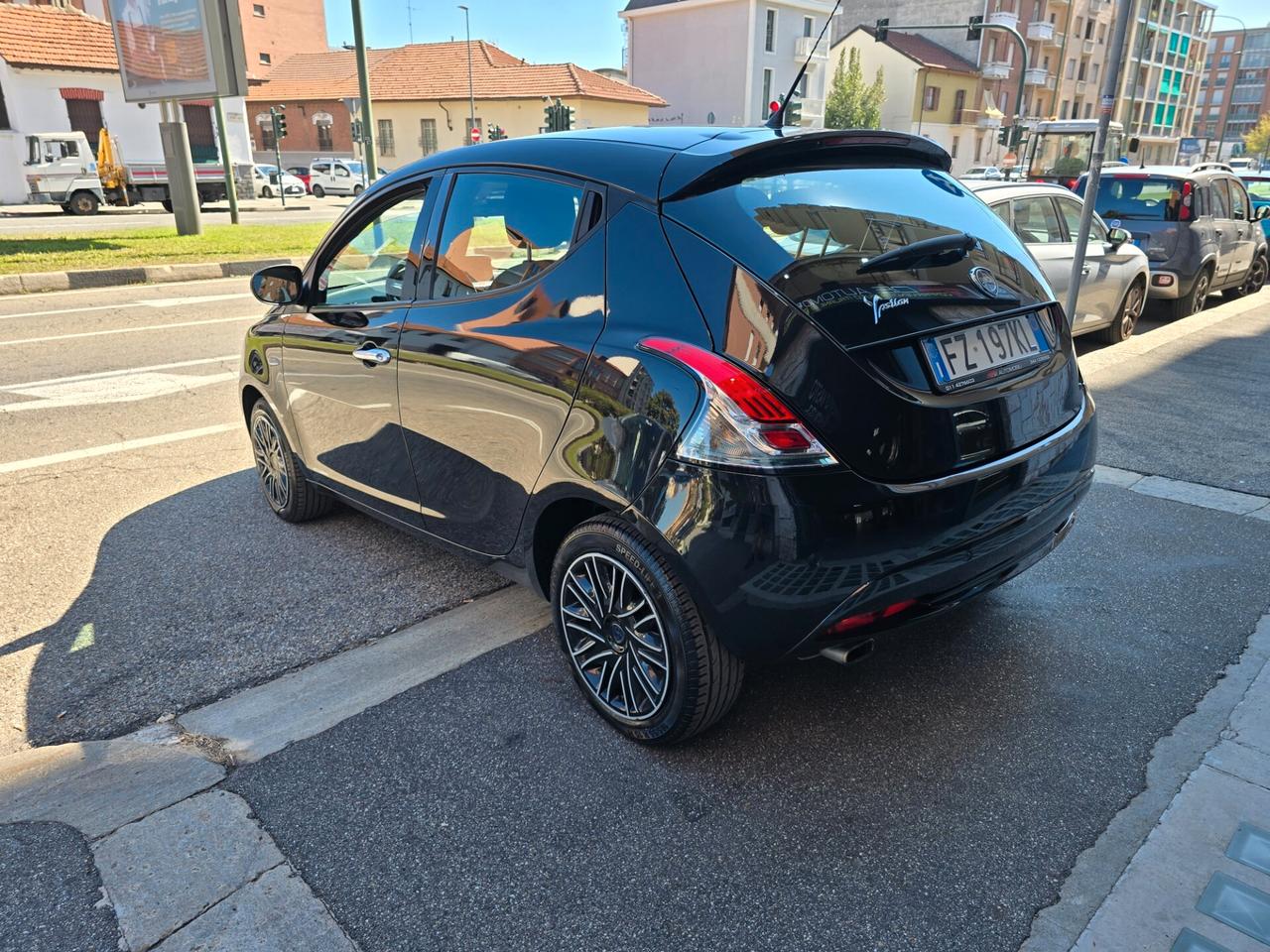 Lancia Ypsilon 1.2 69 CV 5 porte S&S Gold