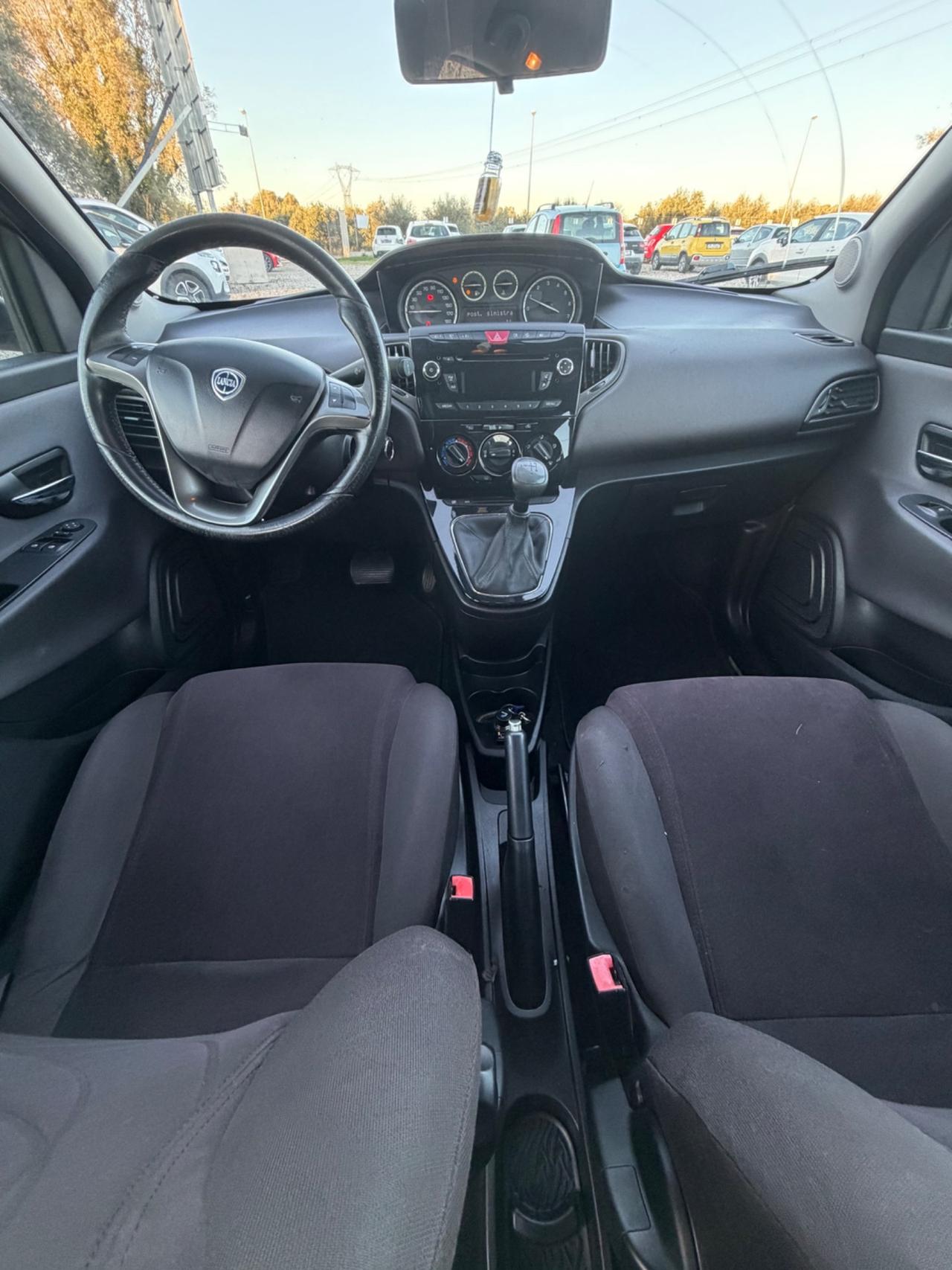 Lancia Ypsilon 0.9 TwinAir 85 CV 5 porte S&S DFN Platinum