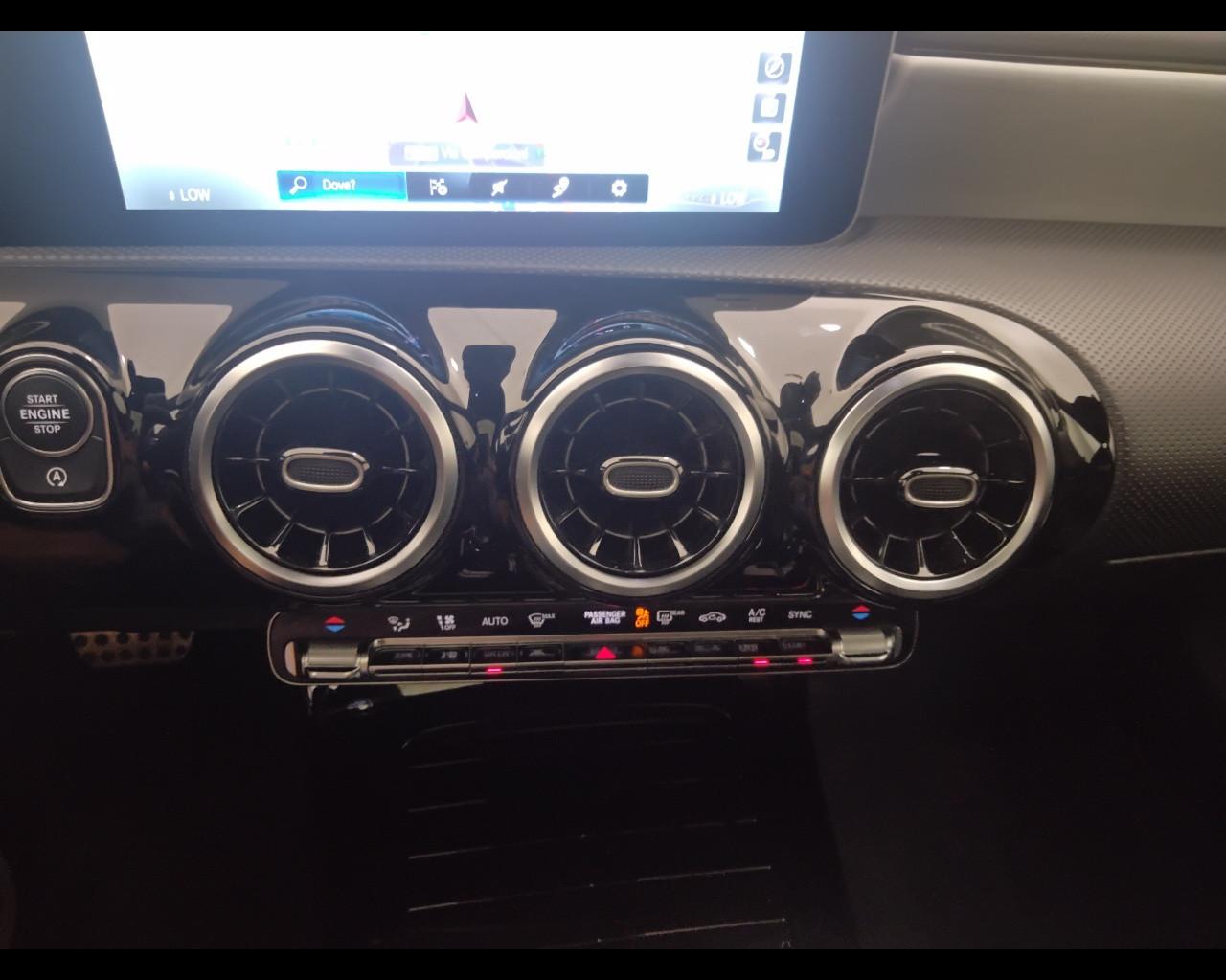 Mercedes-Benz CLA Sh.Brake - X118 - CLA Shooting Brake 200 d Premium auto