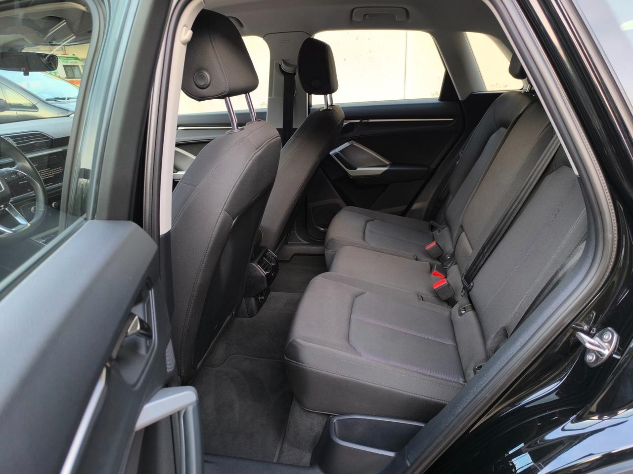 Audi Q3 SPB 45 TFSI e S tronic Business Plus