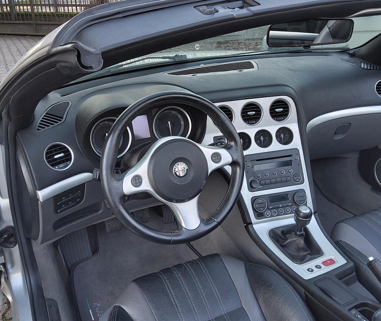 Alfa Romeo Spider 2.2 JTS