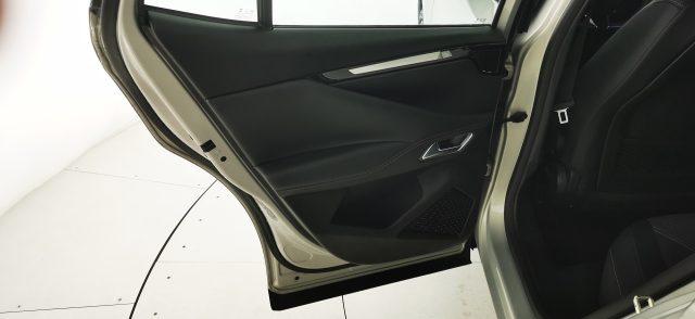 DS AUTOMOBILES DS 4 E-Tense 225 Cross Trocadero