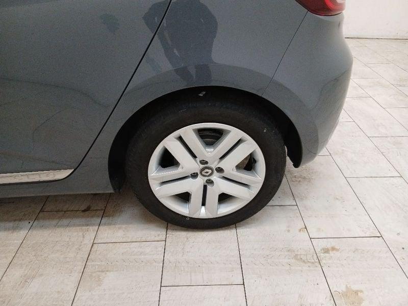 Renault Clio 1.6 E-Tech hybrid Intens 140cv auto my21