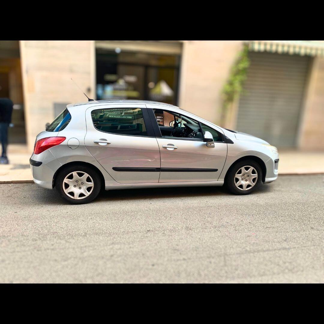 Peugeot 308 1.4 VTi 95CV 5p. Premium **NEOPATENTATI**