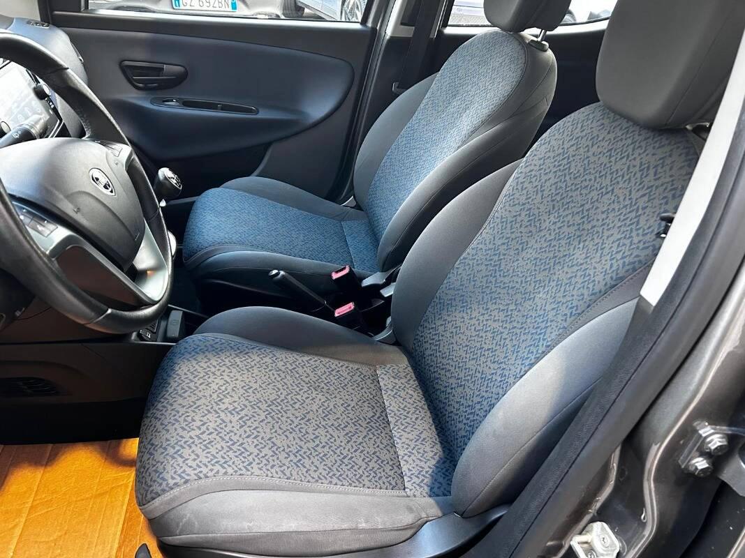 Lancia Ypsilon III Hybrid Gold – Rata 99€ mese