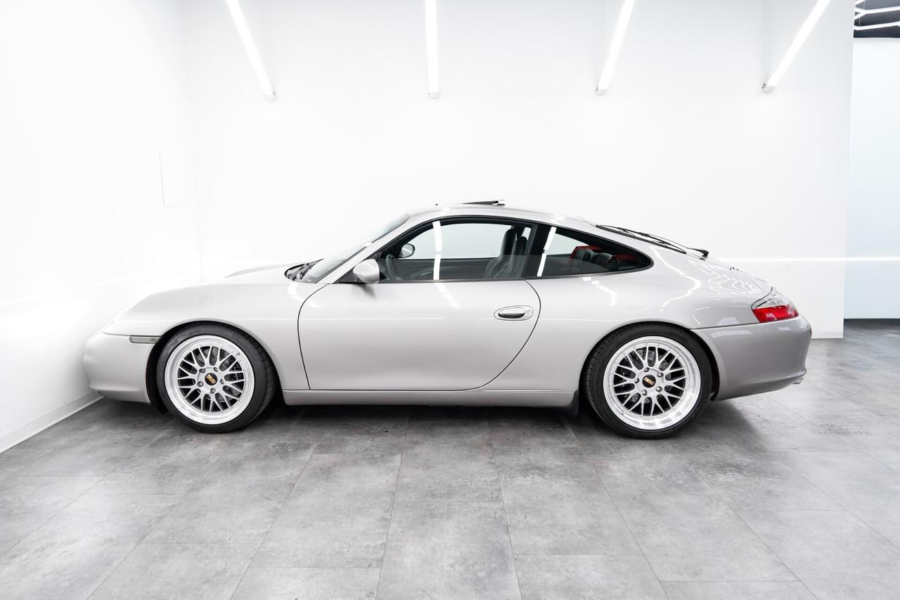Porsche 911 Carrera cat Coupé