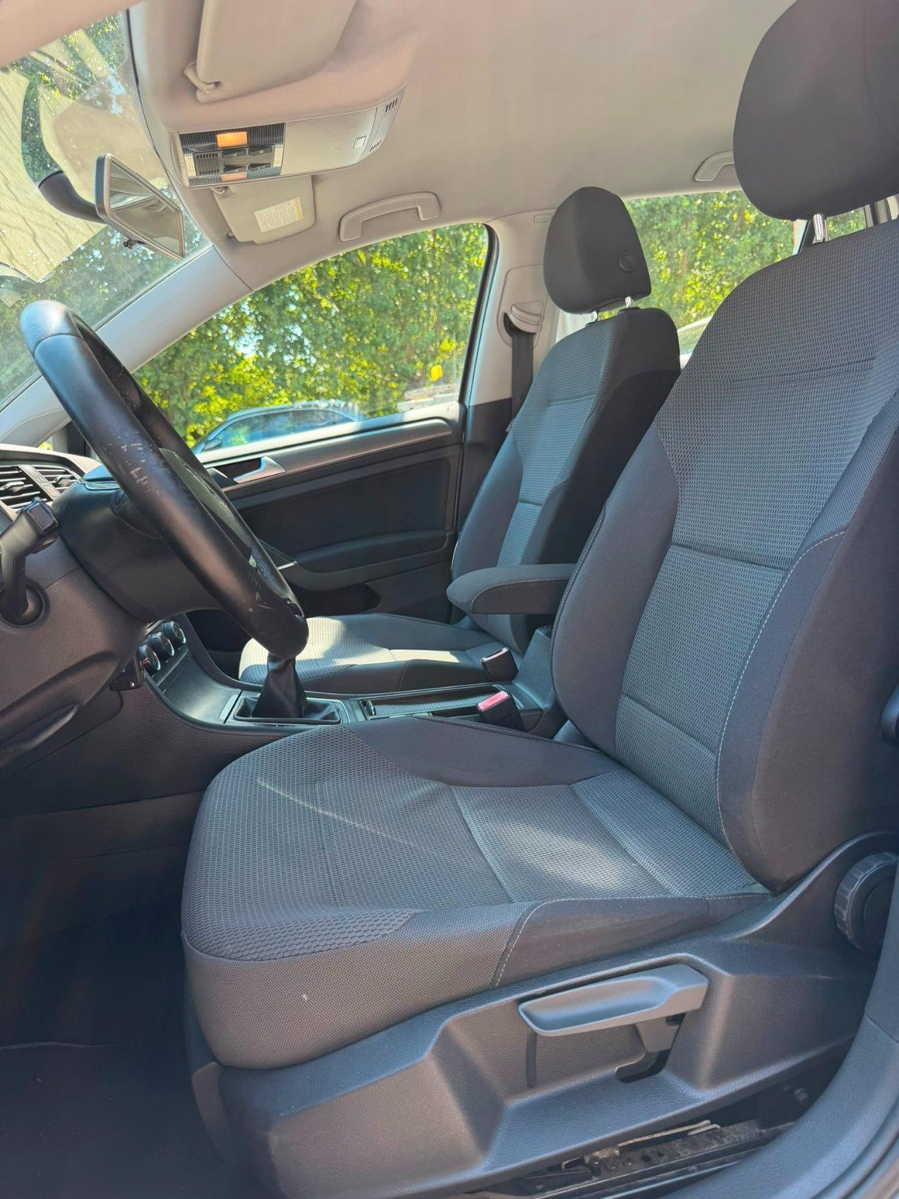 Volkswagen Golf 5 Porte Golf 5p 1.6 tdi Comfortline OK NEOPATENTATO