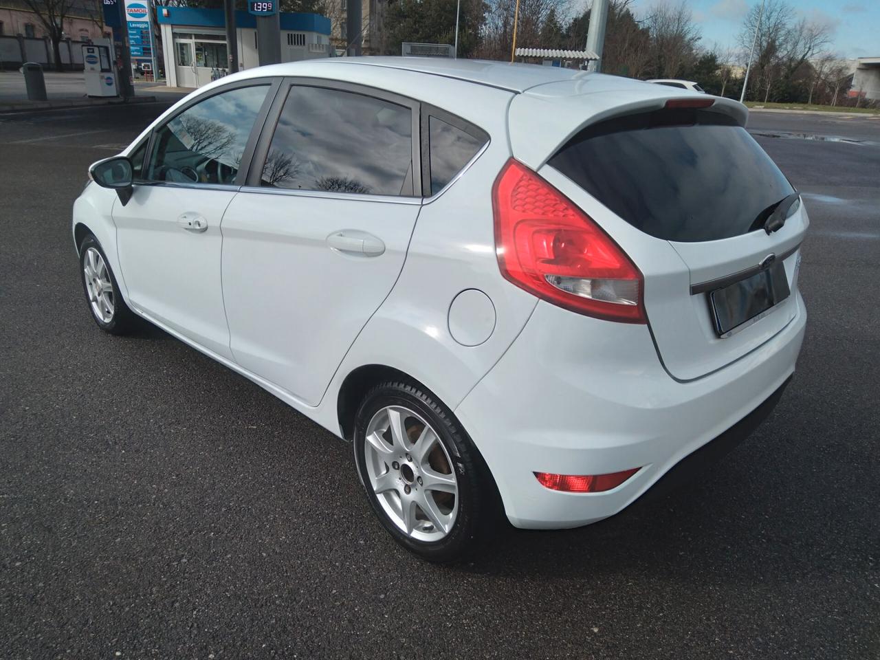 Ford Fiesta 1.2 82 CV 5 porte Titanium x neopatentati