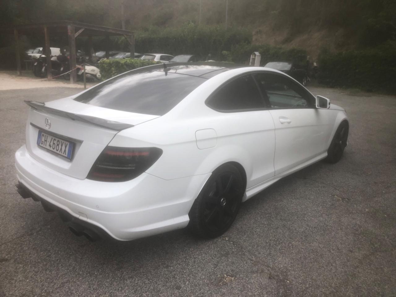 Mercedes-benz C 200 220 CDI BlueEFFICIENCY Coupé Avantgarde
