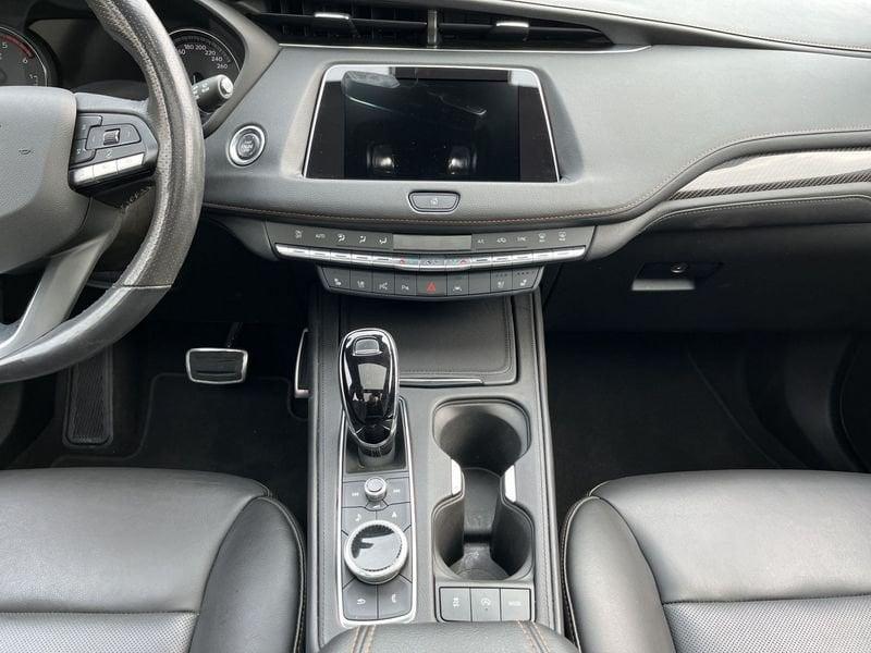 Cadillac XT4 XT4 2.0 td Sport awd auto