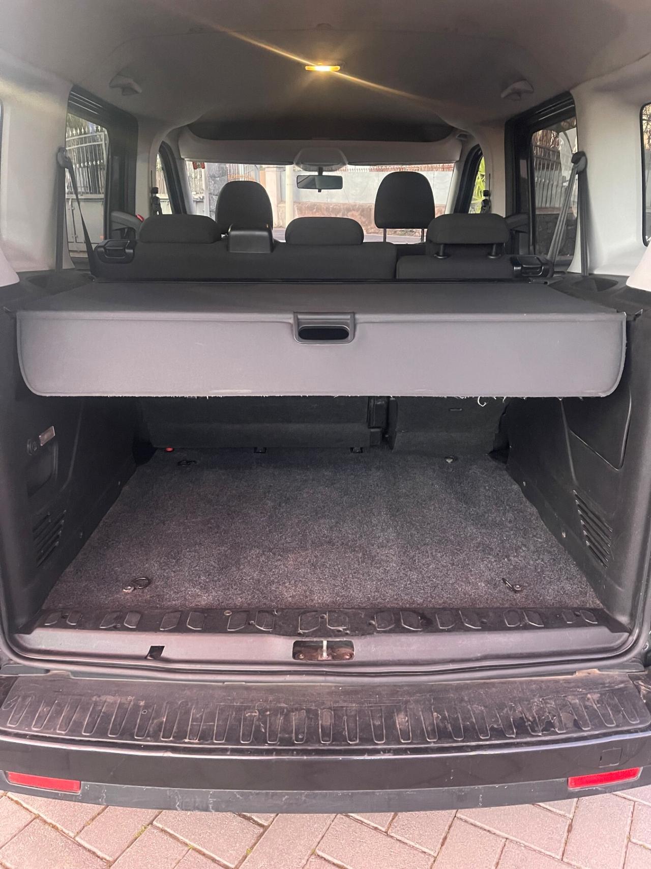 Fiat Doblò 5 posti Diesel (motore rigenerato km0)