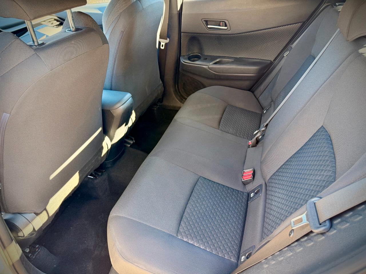 Toyota C-HR 1.8 Hybrid E-CVT Business PARI AL NUOVO