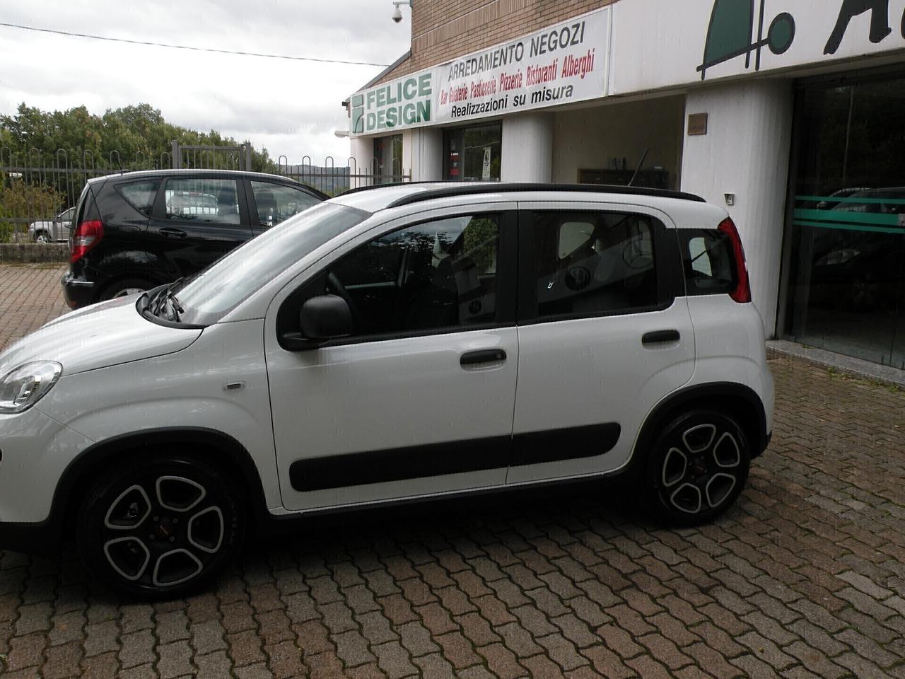 FIAT PANDA HYBRID - NOLEGGIO