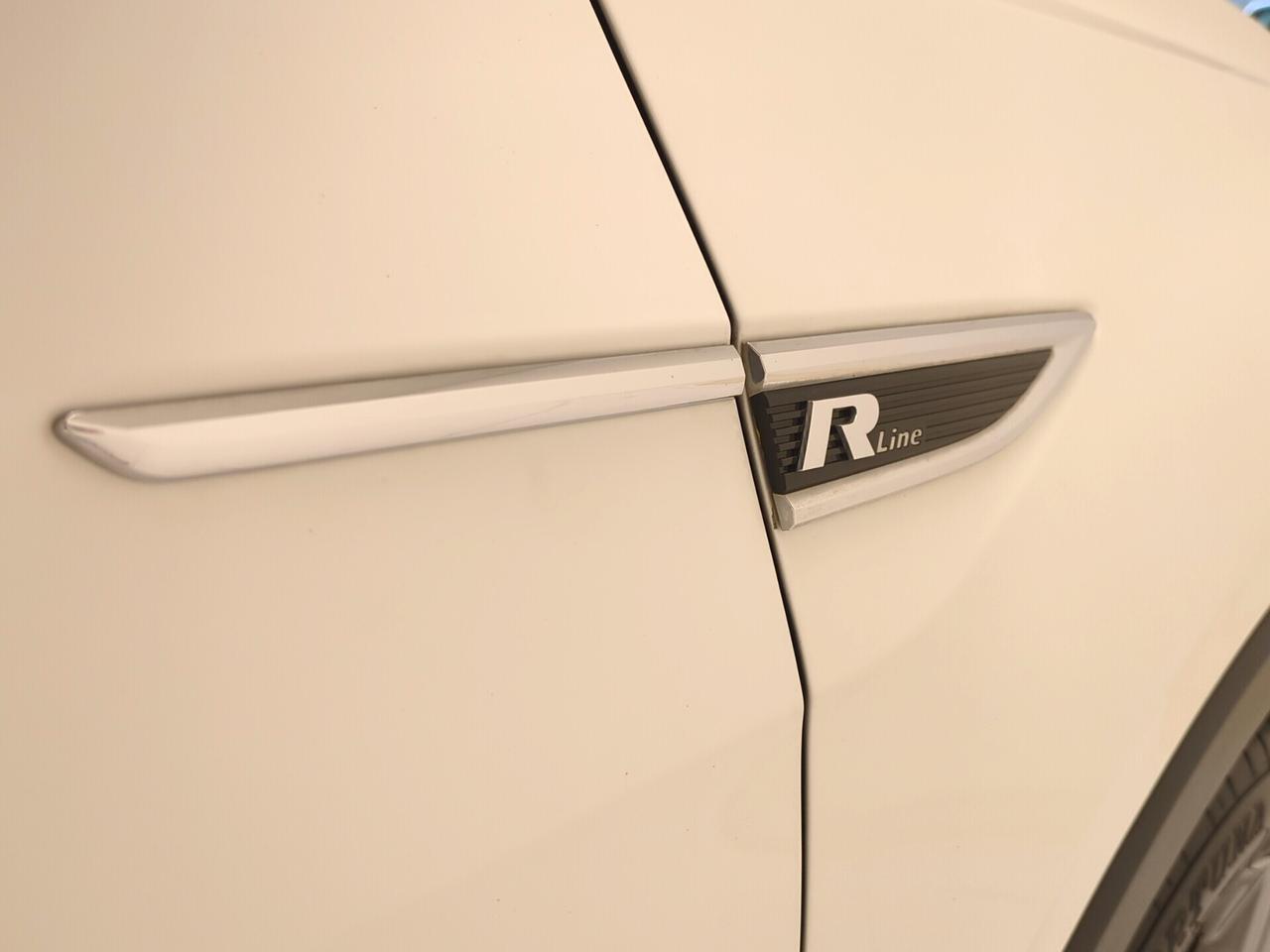 Volkswagen T-Cross 1.0 TSI 110 CV DSG R-LINE