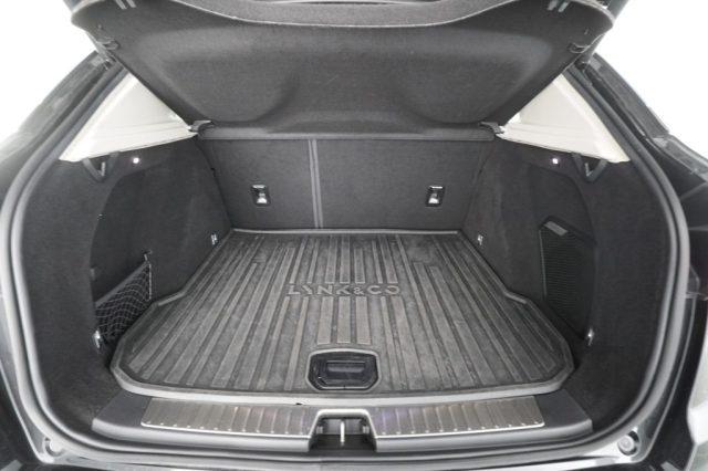 LYNK & CO 01 01 PHEV