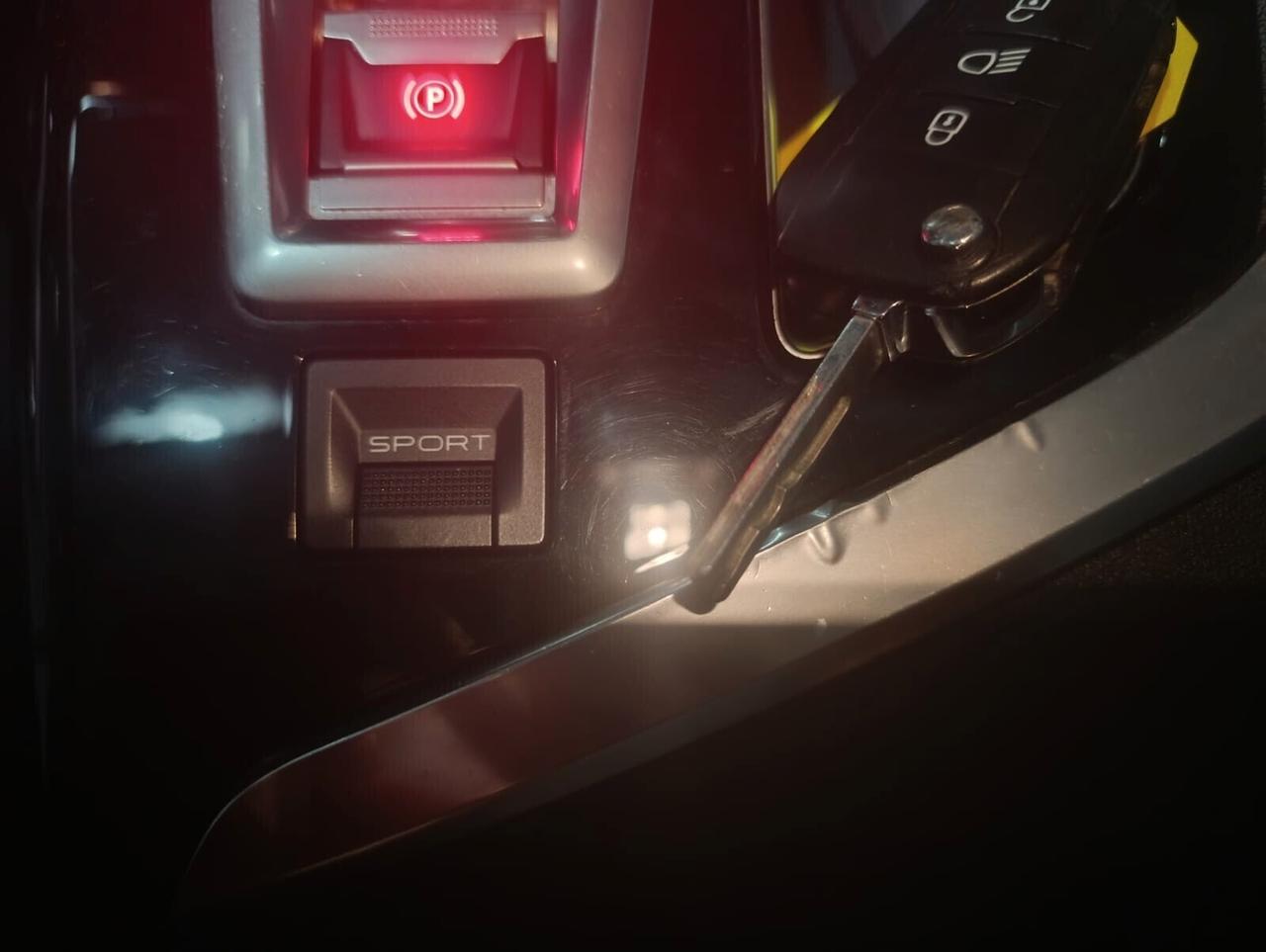 Peugeot 3008 del 2018 EURO 6 B cambio automatico