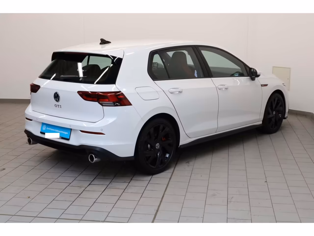Volkswagen Golf GTI 2.0 TSI OPF, cambio manuale a 6 marce, fari LED, climatizzatore automatico, ra