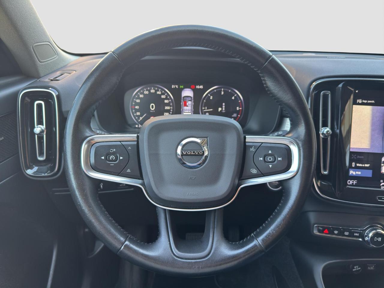 Volvo XC40 2.0 150cv d3 Momentum 2020