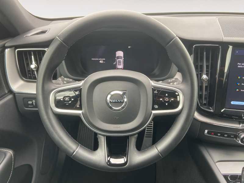 VOLVO XC60 2.0 b4 R-DeSiGn AwD AuTo