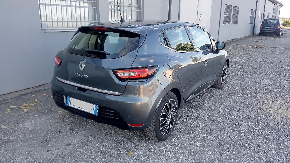Renault Clio 1.5 dci Moschino Zen -