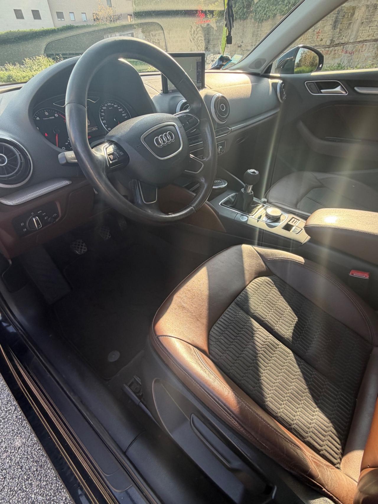 Audi A3 Sedan 1.4 TFSI 125 CV Attraction