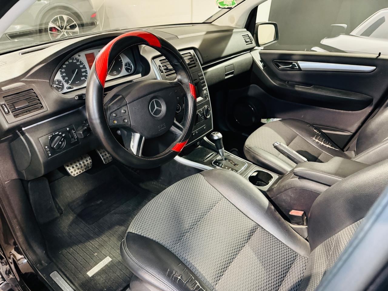 Mercedes-benz B 180 CDI PREMIUM AUTOMATICA*109 CV*NEOPATENTATI*