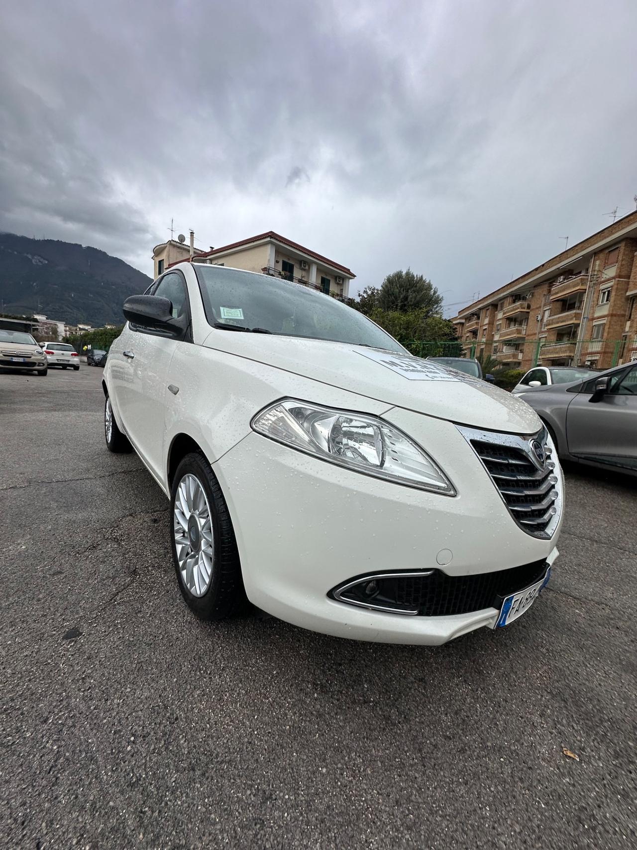 Lancia Ypsilon 1.2 69 CV 5 porte GPL Ecochic Platinum