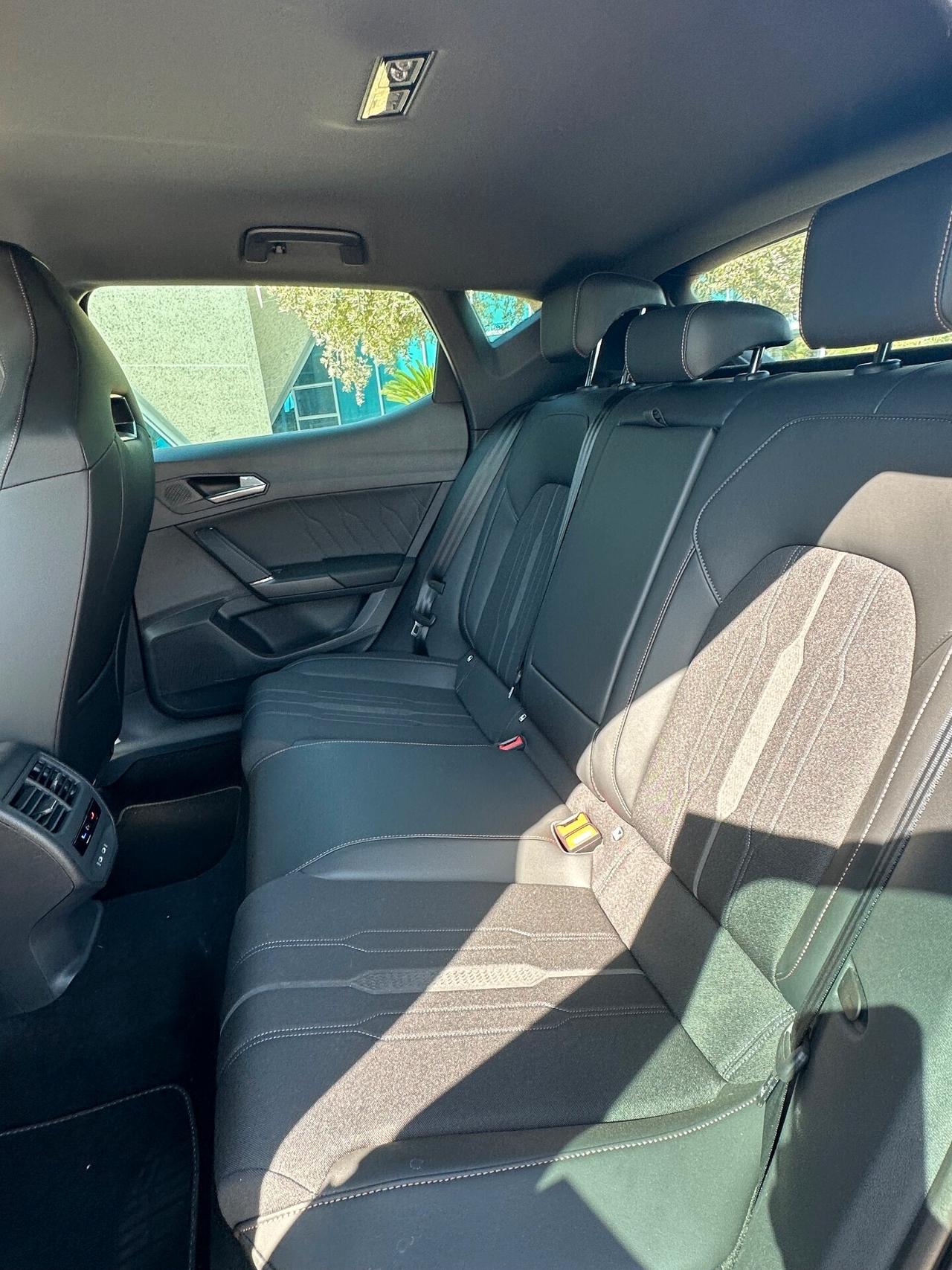 CUPRA Leon 1.4 phev DSG offerta T-Stock prezzo imperdibile