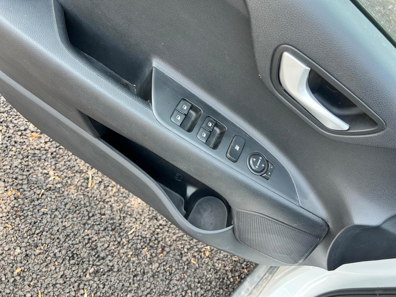 Kia Stonic 1.0 T-GDi 100 CV MHEV MT Urban
