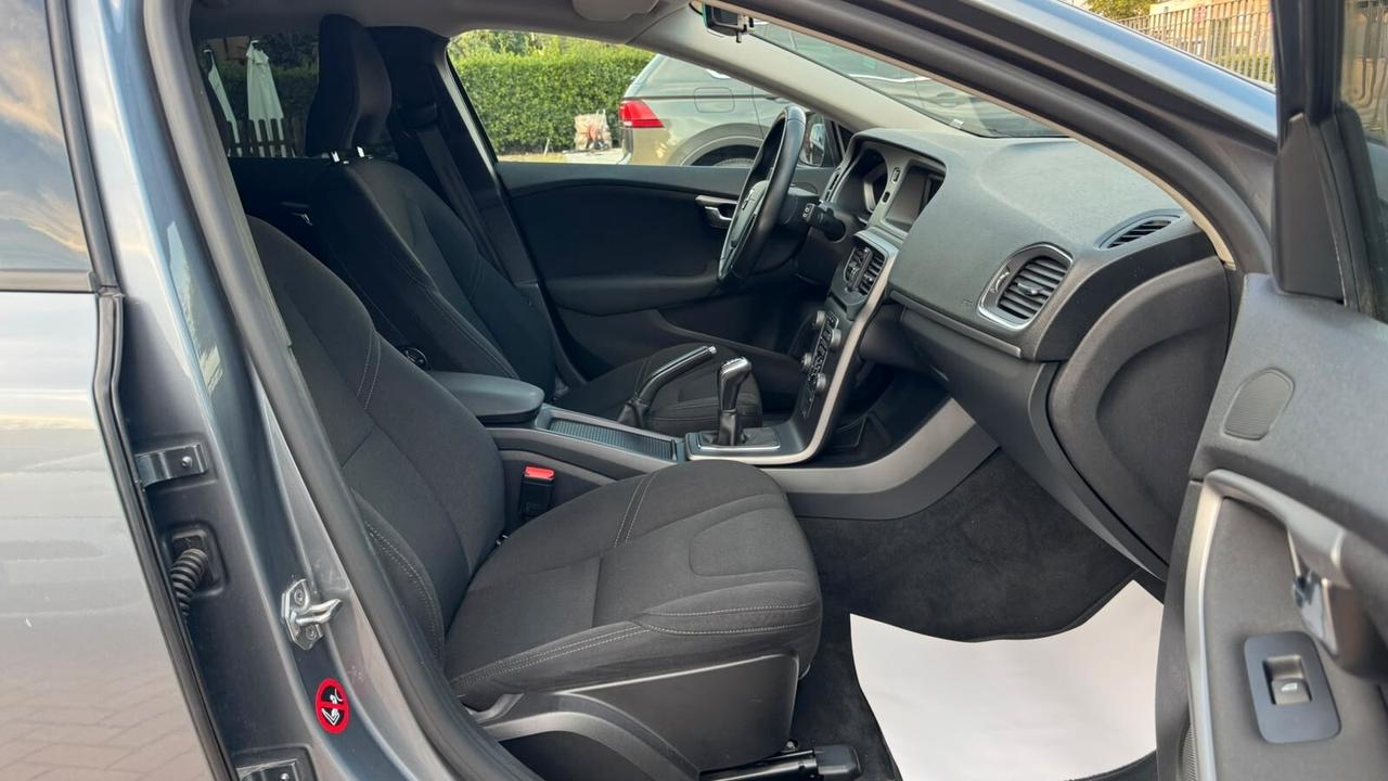 Volvo V40 D2 Business