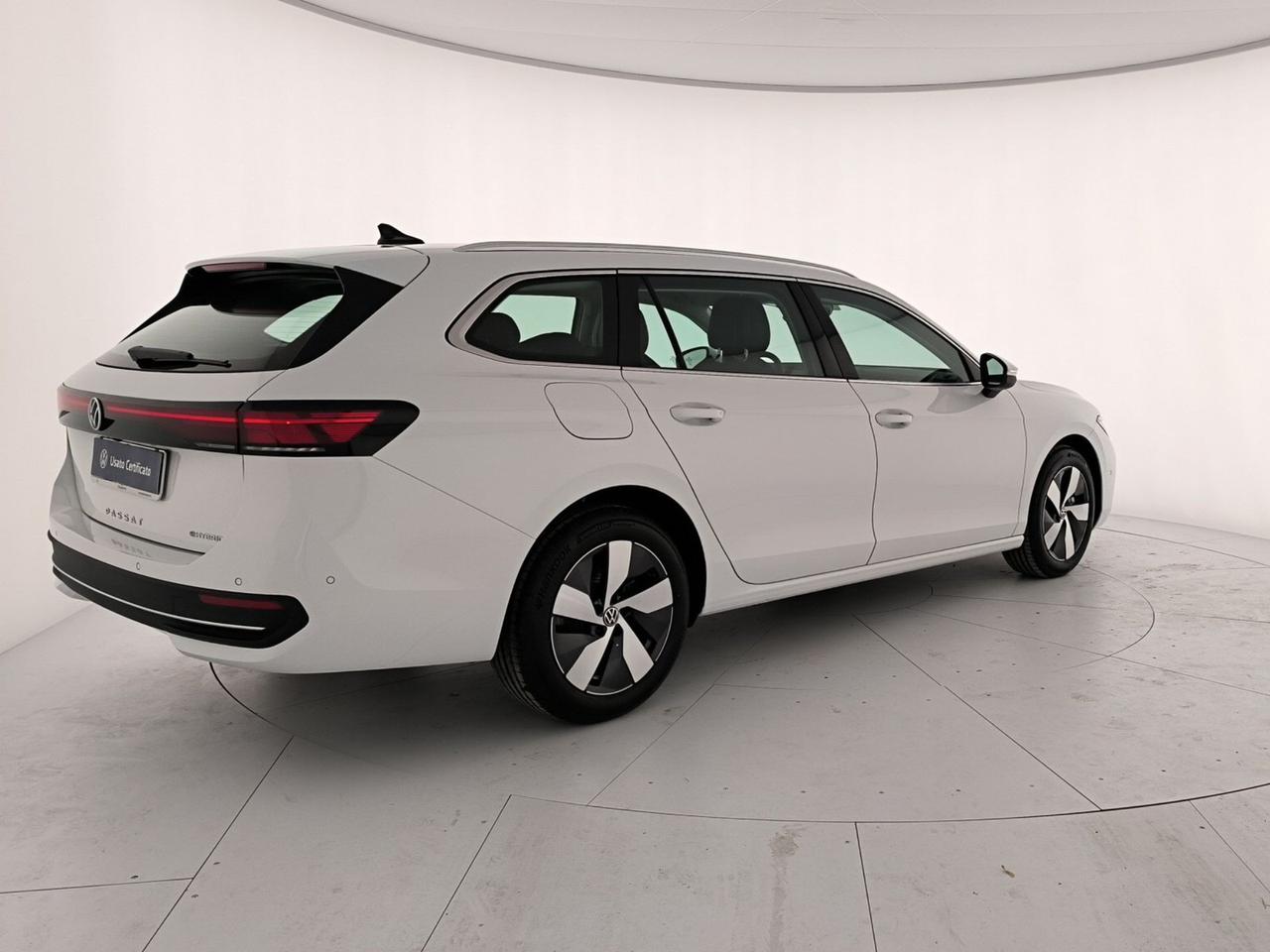 Volkswagen Passat 1.5 tsi ehybrid business 204cv dsg