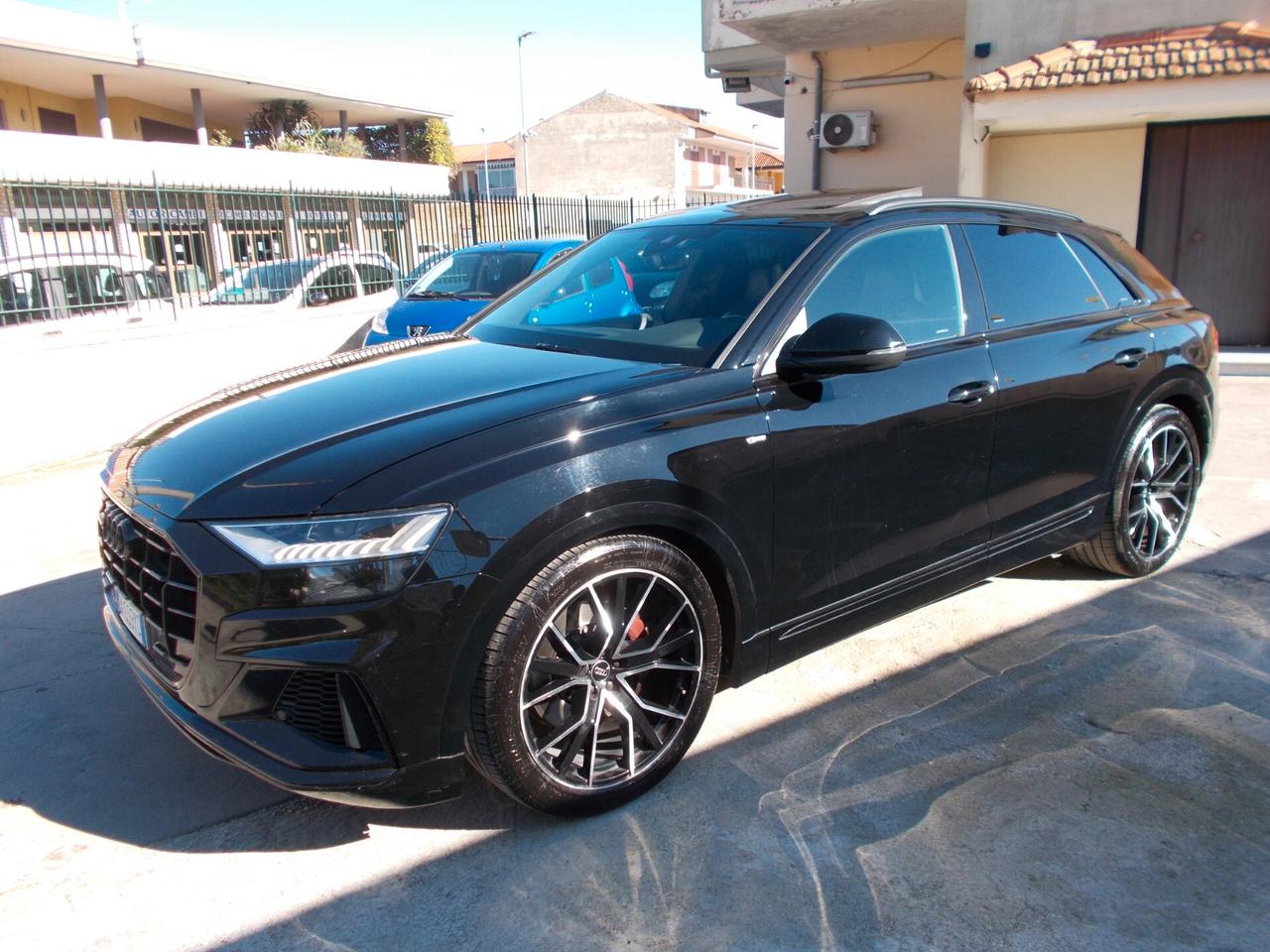 Audi Q8 50 TDI 286 CV QUATTRO 3 X S-LINE