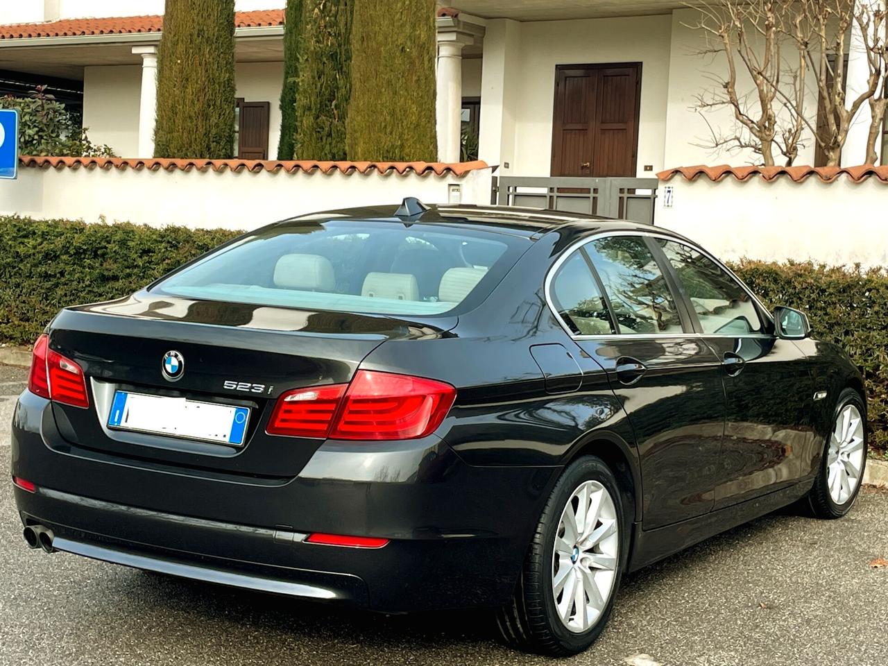 BMW 523 aut.(benzina)-BERLINA-113000km-FULL-2011