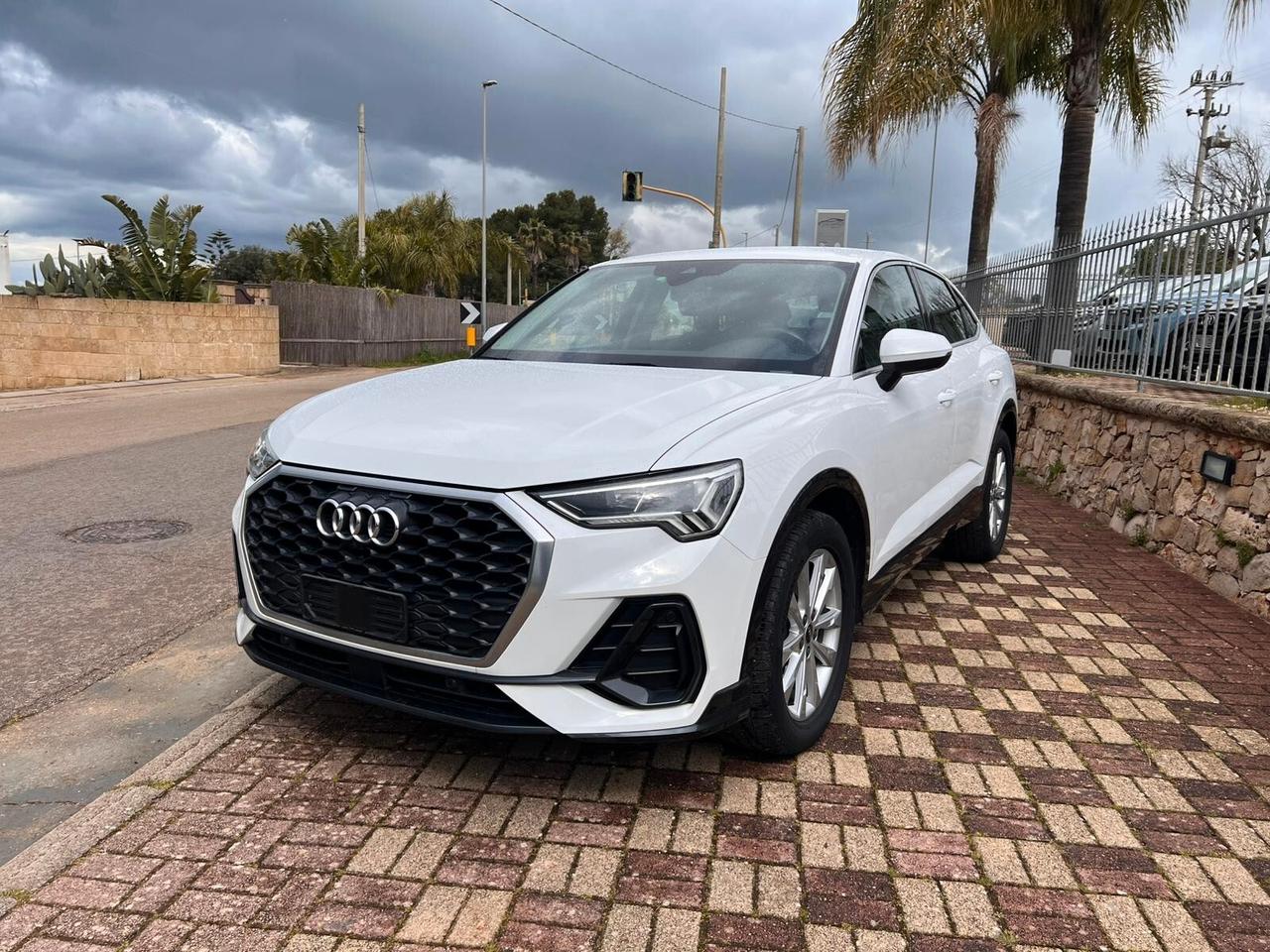 Audi Q3 40 TDI quattro S tronic Business Advanced