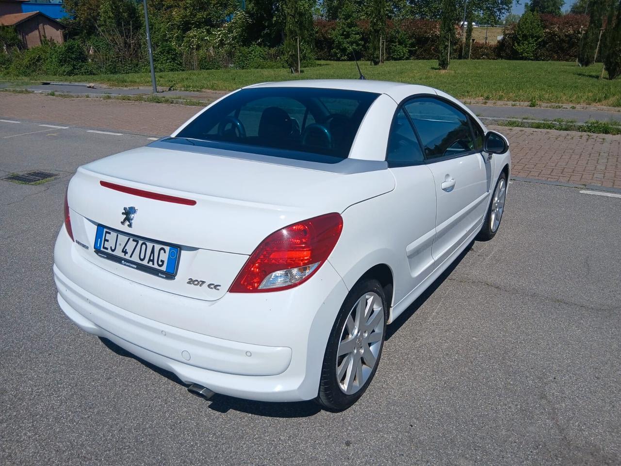 Peugeot 207 1.6 VTi 120CV CC Féline