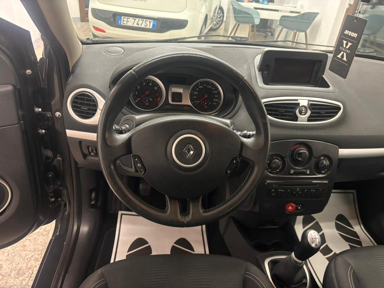 Renault Clio 1.2 16V 5 porte Dynamique