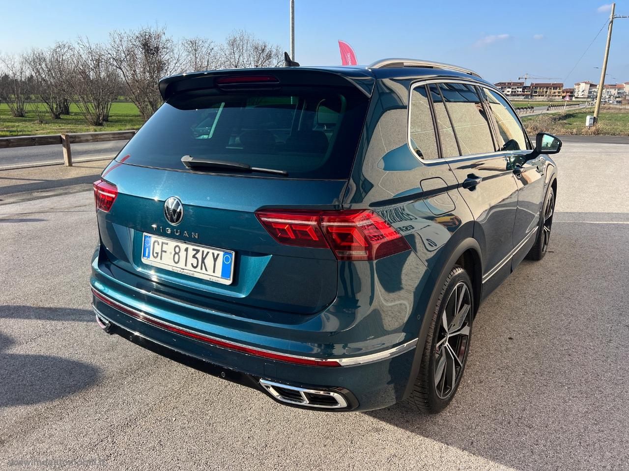 VOLKSWAGEN Tiguan 2.0 TDI 150CV SCR DSG R-Line TETTO CERCHI 20 NUOVO MODELLO