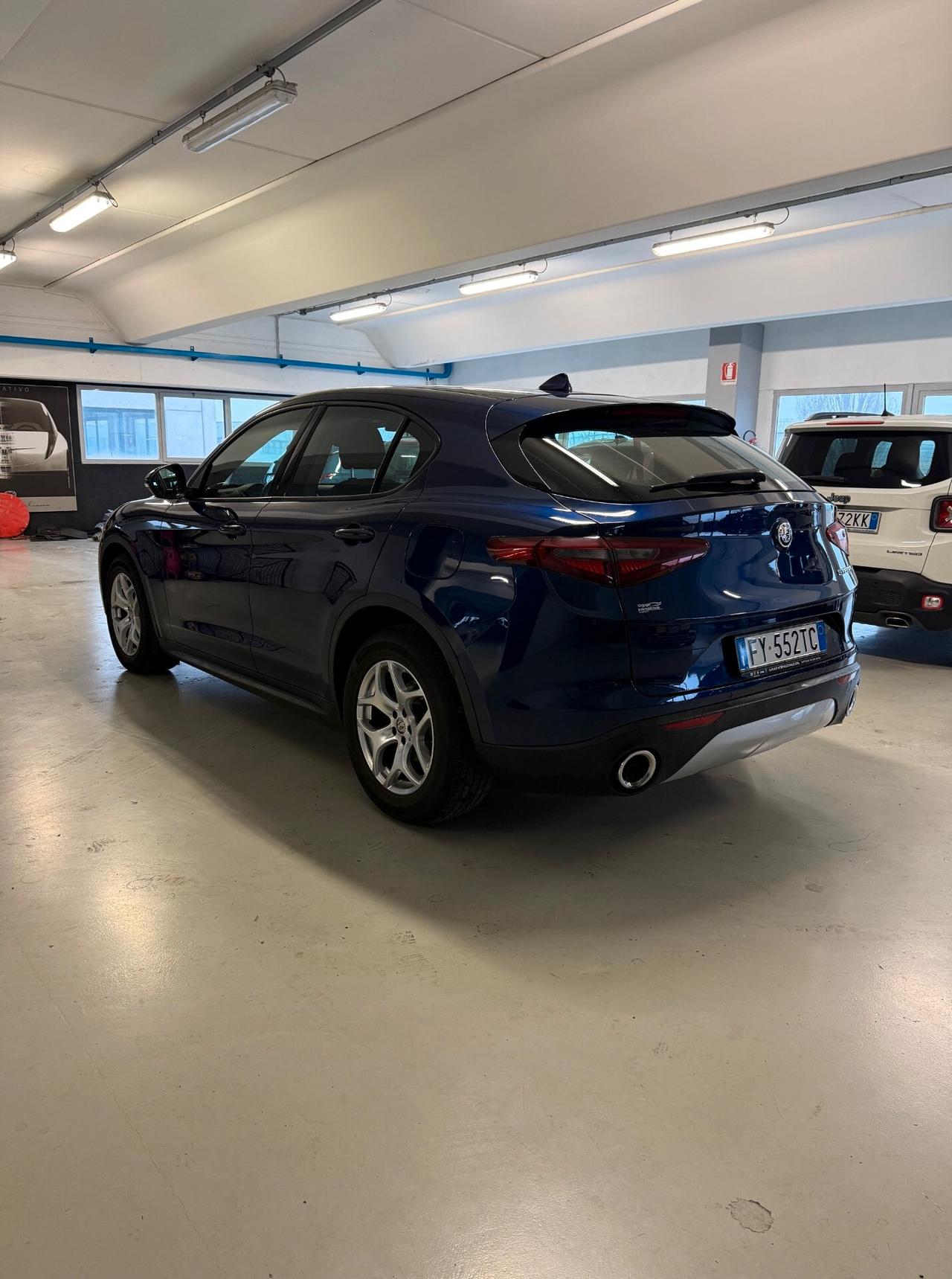 Alfa Romeo Stelvio 2.2 Turbodiesel 160 CV AT8 RWD Business